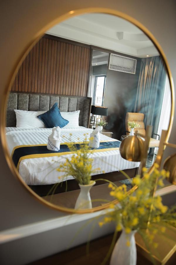 Confetti Garden Hotel 방 비엥 외부 사진