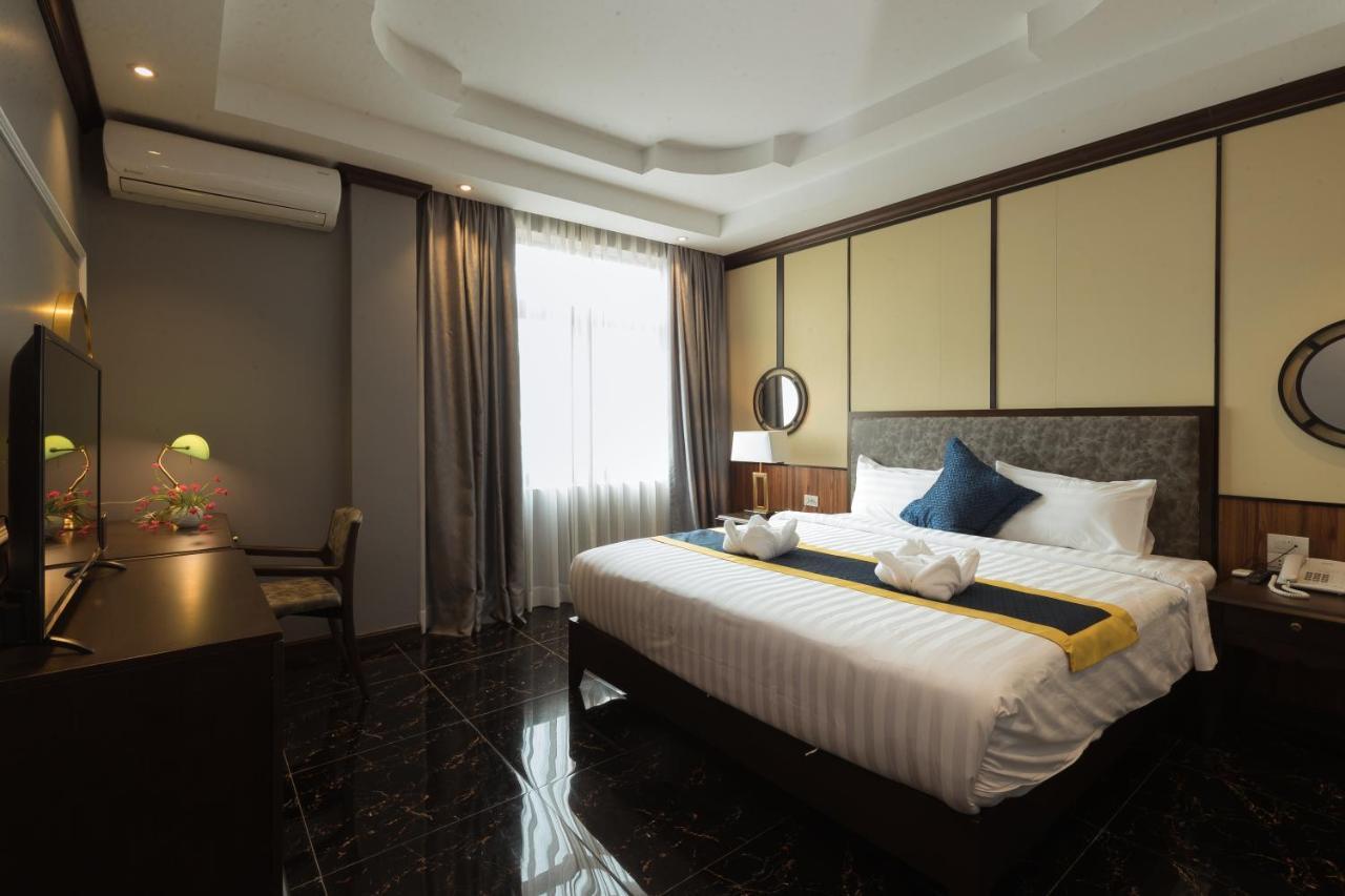 Confetti Garden Hotel 방 비엥 외부 사진