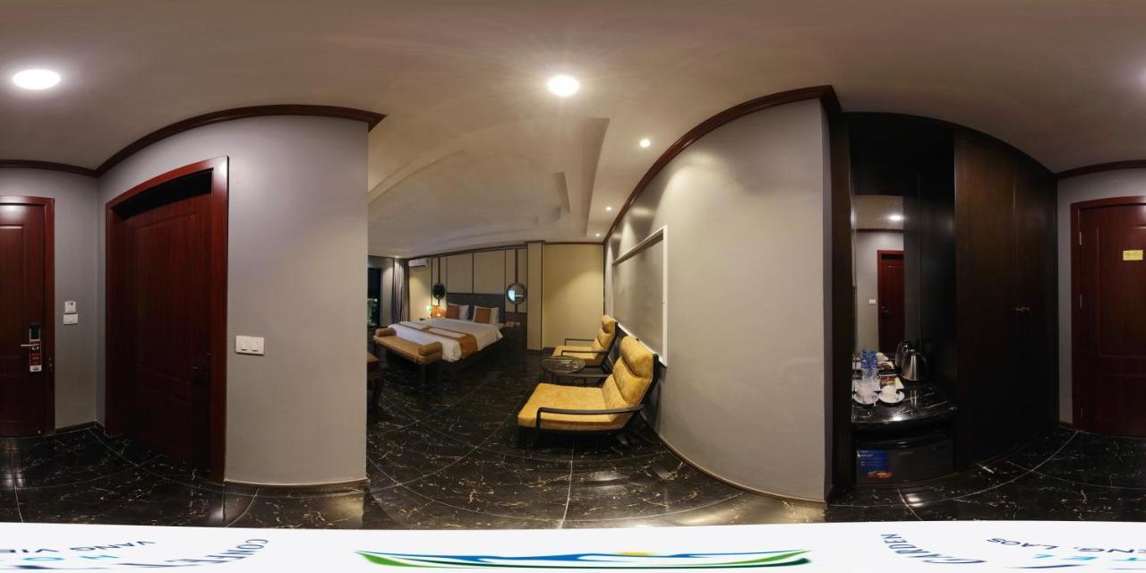 Confetti Garden Hotel 방 비엥 외부 사진