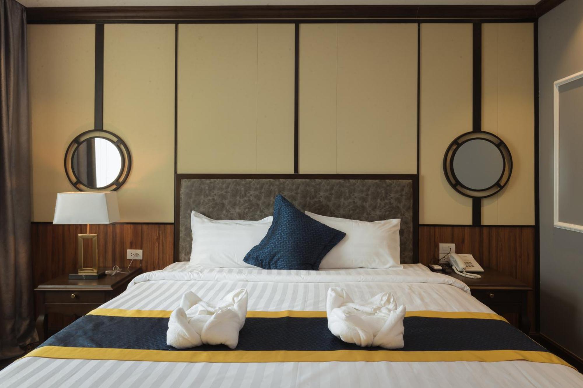 Confetti Garden Hotel 방 비엥 외부 사진