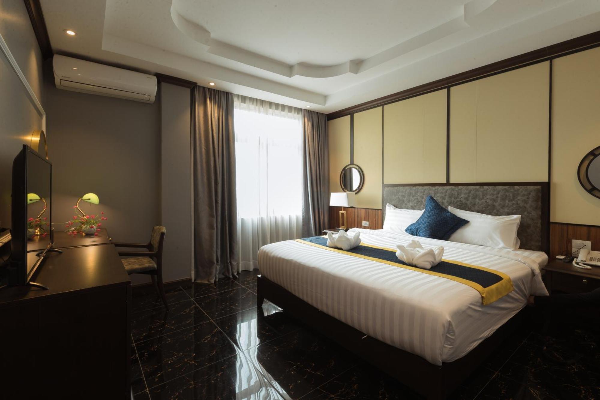Confetti Garden Hotel 방 비엥 외부 사진
